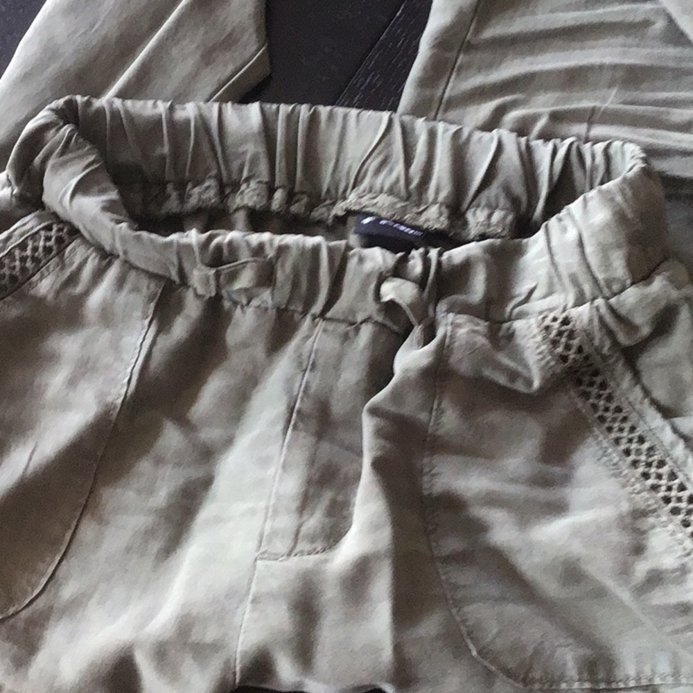 Girls cargo pants.